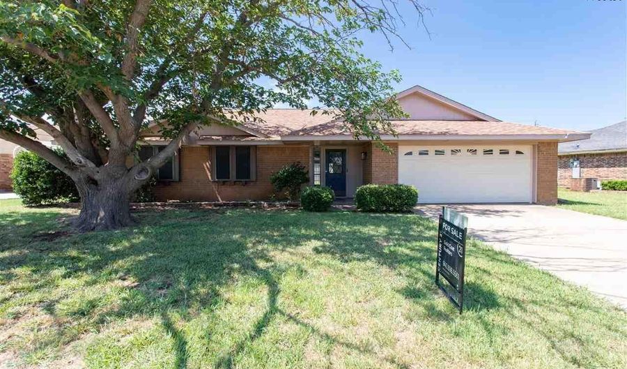 4614 SPRING SHADOW Dr, Wichita Falls, TX 76310 - 3 Beds, 2 Bath