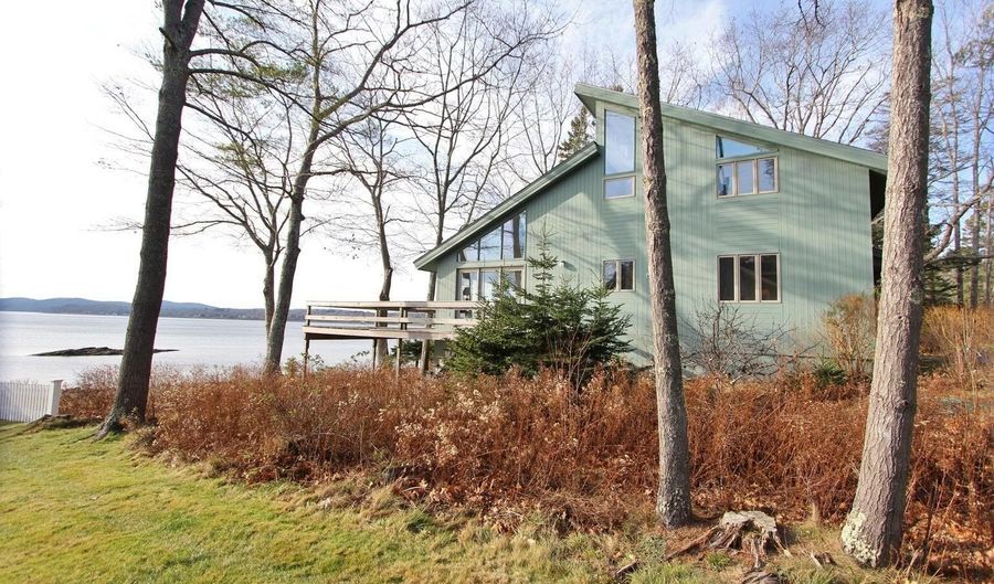 11 Porter Rd, Belfast, ME 04915 - 3 Beds, 2 Bath