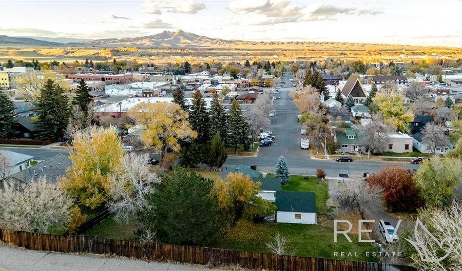 1344 Alger Ave, Cody, WY 82414 - 3 Beds, 2 Bath