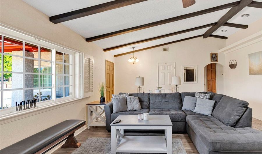 14185 Cuyamaca Rd, Apple Valley, CA 92307 - 4 Beds, 3 Bath