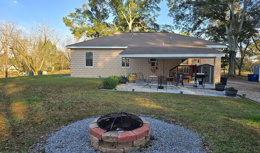 69 E 8th Ave, Bay Springs, MS 39422 - 1 Beds, 1 Bath