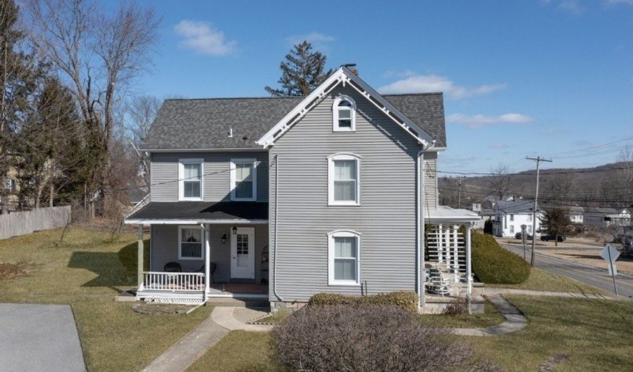 15 Brighton Ave, Andover, NJ 07821 - 3 Beds, 2 Bath