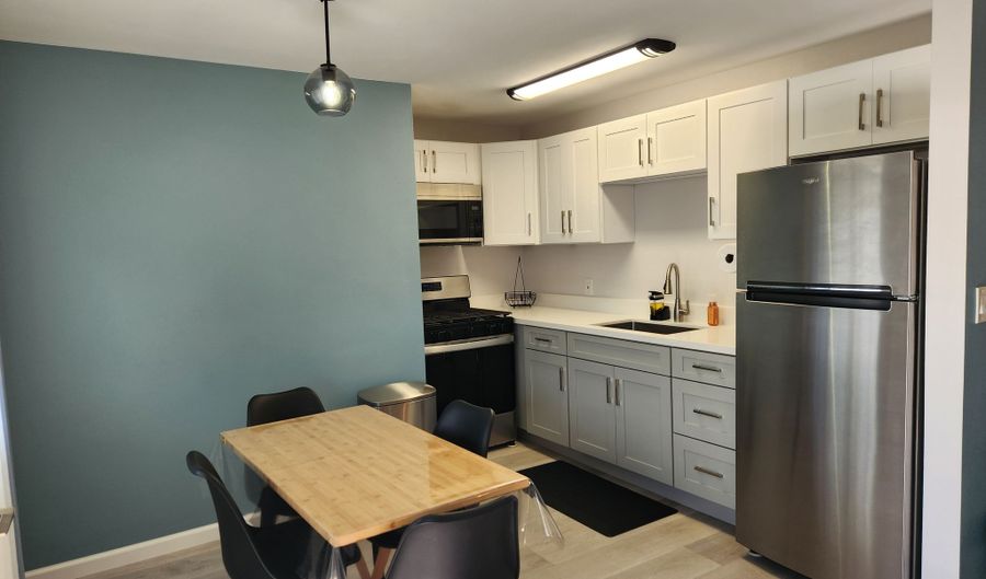485 WAIANUENUE Ave 233, Hilo, HI 96720 - 2 Beds, 1 Bath