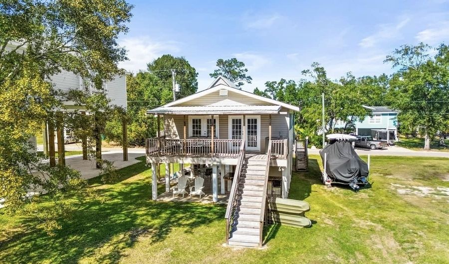 4131 20th Ave, Bay St. Louis, MS 39520 - 3 Beds, 1 Bath