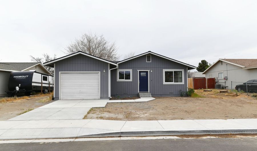 349 Shadow Ln, Fernley, NV 89408 - 3 Beds, 2 Bath