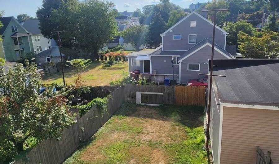 339 Wayne St 2nd Fl., Bridgeport, CT 06606 - 3 Beds, 1 Bath
