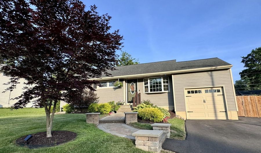 34 Venus Dr, Albany, NY 12211 - 3 Beds, 1 Bath