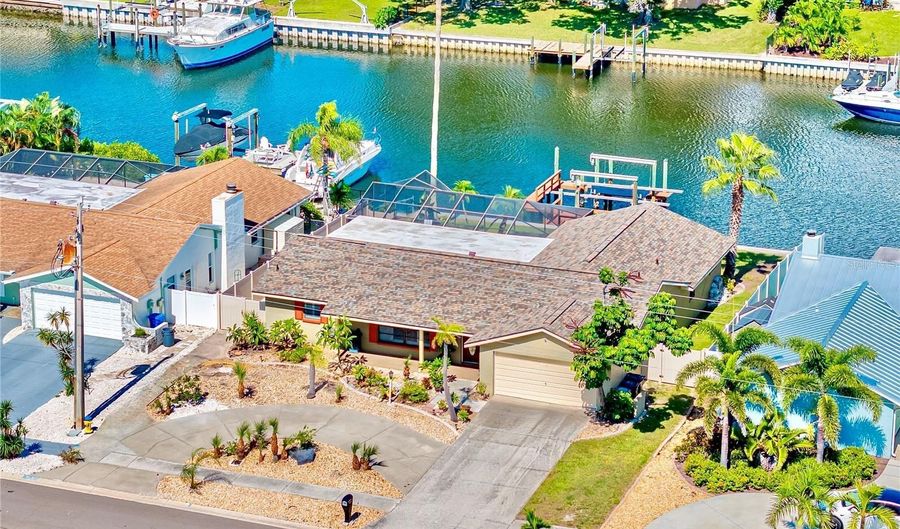 727 FLAMINGO Dr, Apollo Beach, FL 33572 - 4 Beds, 2 Bath