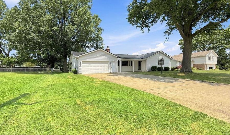 1008 Columbus Cir S, Ashland, OH 44805 - 3 Beds, 3 Bath