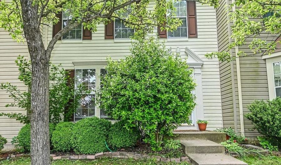 43195 GATWICK Sq, Ashburn, VA 20147 - 3 Beds, 4 Bath