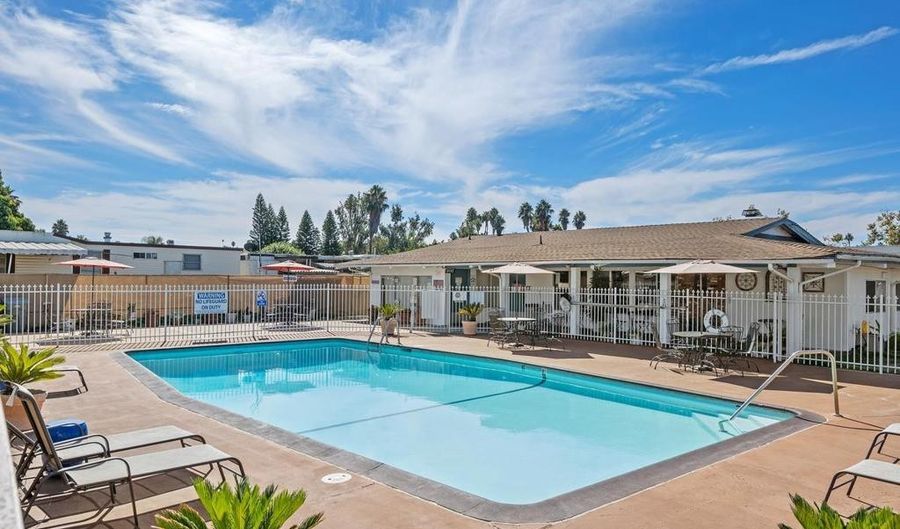 17 Crusader Ave, Escondido, CA 92027 - 2 Beds, 2 Bath