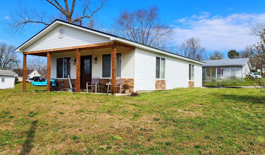 604 Marvin Ave, Ava, MO 65608 - 2 Beds, 1 Bath
