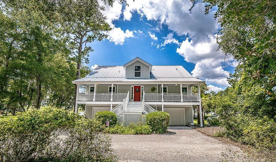 62 Meridian Rd, Beaufort, SC 29907 - 4 Beds, 3 Bath