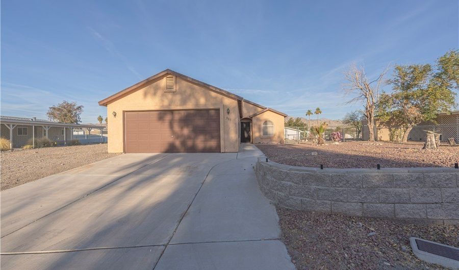 595 Holly St, Bullhead City, AZ 86442 - 3 Beds, 2 Bath