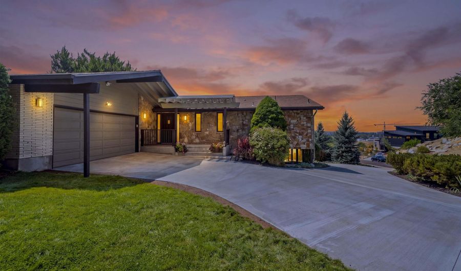 1113 E Santa Maria Dr, Boise, ID 83712 - 4 Beds, 3 Bath