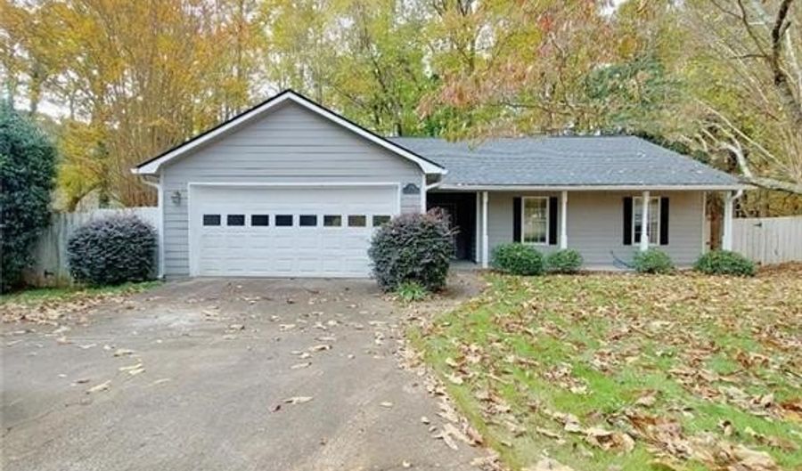 11250 Ridge Hill Dr, Alpharetta, GA 30022 - 3 Beds, 2 Bath