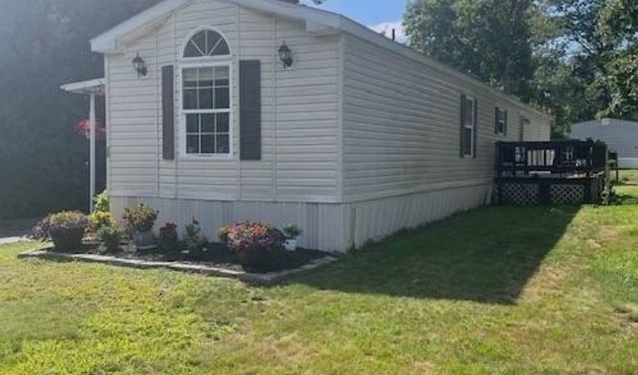 20 Shady Ln, Arundel, ME 04046 - 2 Beds, 2 Bath