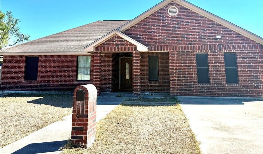 308 Scott St, Alice, TX 78332 - 4 Beds, 2 Bath