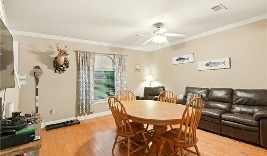 5191 ARLINGTON Ct, Baton Rouge, LA 70820 - 2 Beds, 3 Bath