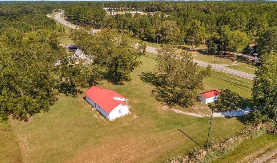 3200 Blackshear Hwy Baxley Ga, Baxley, GA 31513 - 3 Beds, 3 Bath