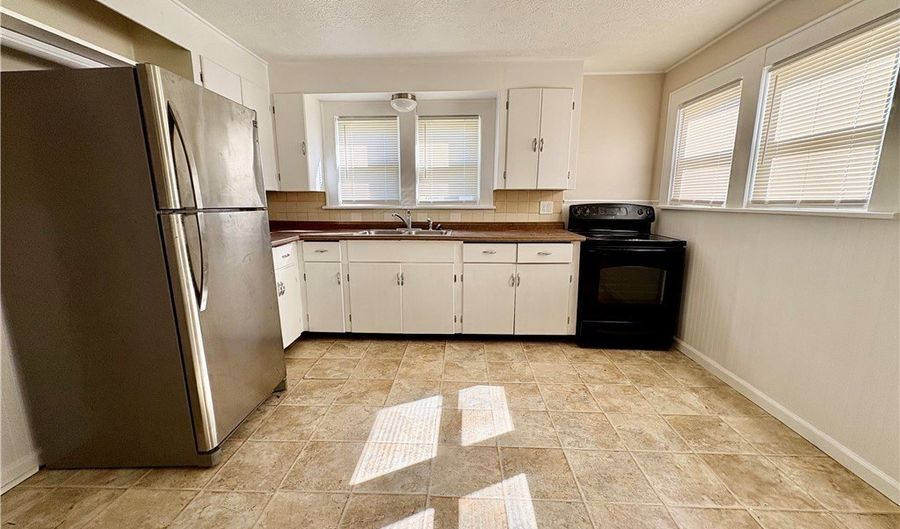 2420 E Market St 1, Akron, OH 44312 - 1 Beds, 1 Bath