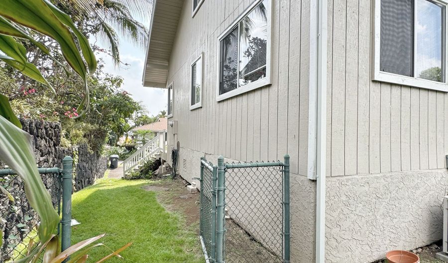 76-227 E ROYAL POINCIANA Dr B, Kailua Kona, HI 96740 - 3 Beds, 2 Bath