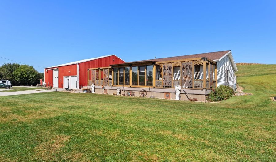 1422 MCCLOUD Rd, Aledo, IL 61231 - 5 Beds, 2 Bath