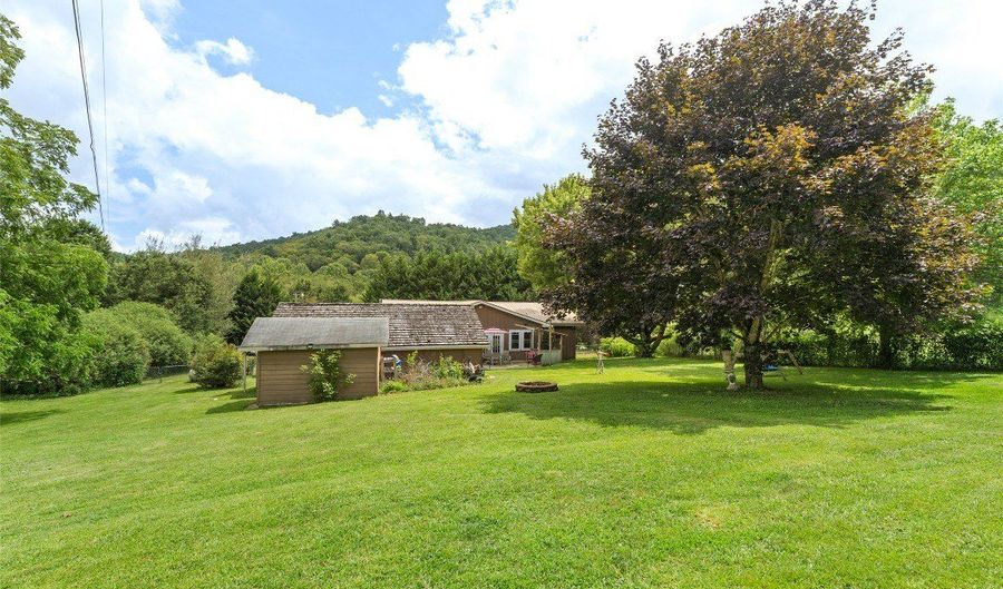 4854 Pine Creek Rd, Cullowhee, NC 28723 - 3 Beds, 2 Bath