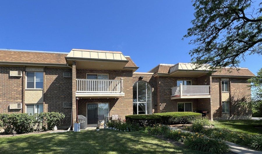 2415 N KENNICOTT Dr N 2D, Arlington Heights, IL 60004 - 1 Beds, 1 Bath