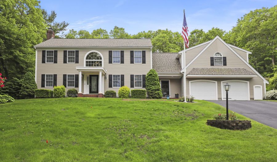 5 Lancaster Ln, Bourne, MA 02532 - 4 Beds, 5 Bath