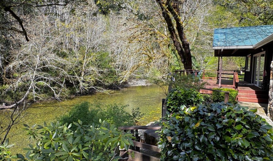 1008 WINCHUCK RIVER Rd, Brookings, OR 97415 - 3 Beds, 3 Bath