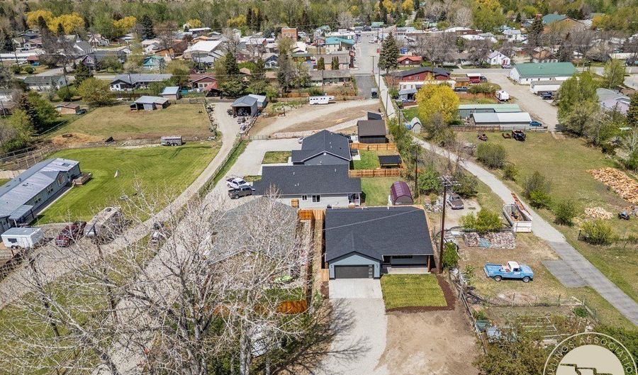 2 Avis St, Absarokee, MT 59001 - 3 Beds, 2 Bath