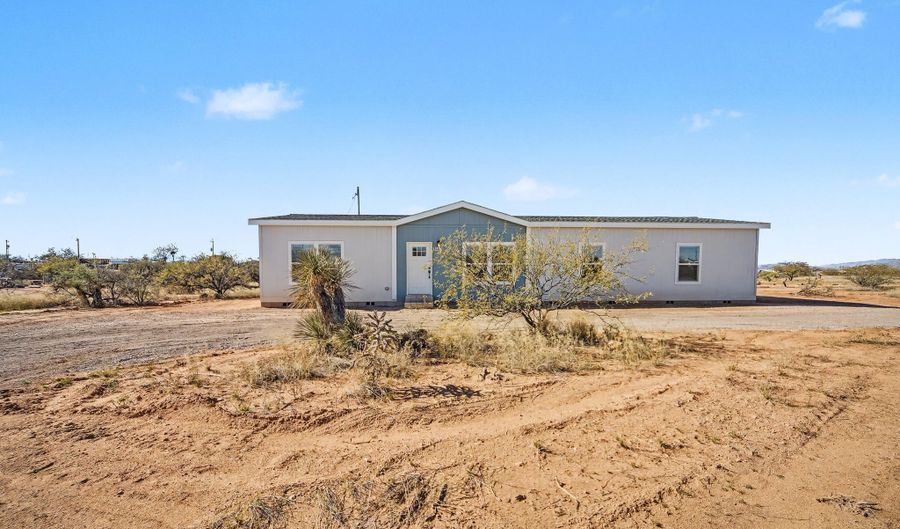 16330 S Whetstone Ave S, Benson, AZ 85602 - 3 Beds, 2 Bath