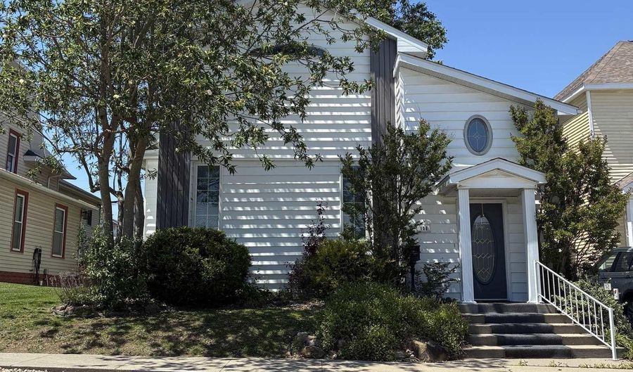 106 W 4th St, Bicknell, IN 47512 - 3 Beds, 3 Bath