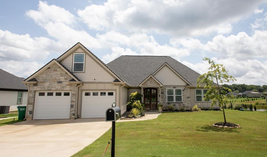 637 Berry Rd, Boiling Springs, SC 29316 - 3 Beds, 2 Bath
