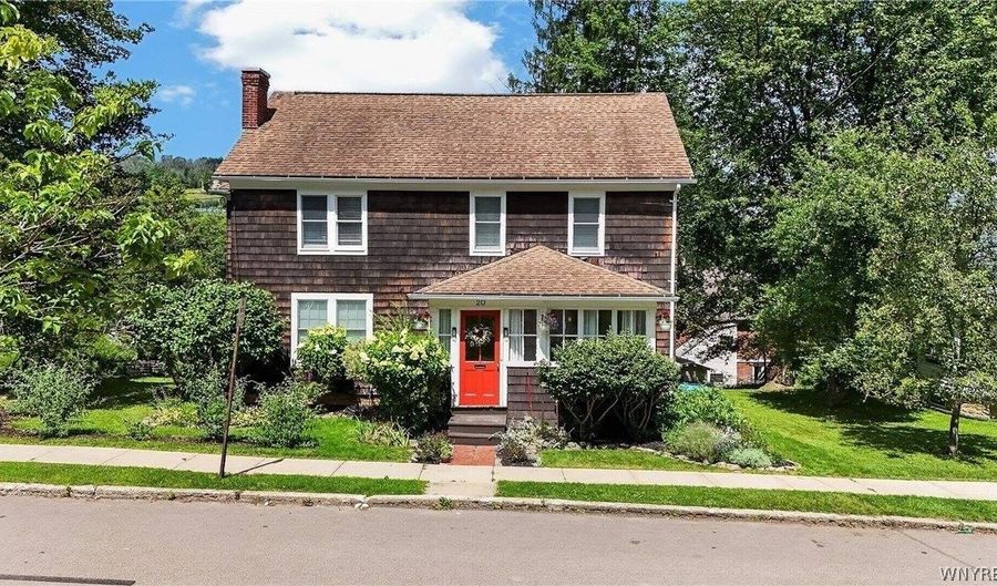 20 Reynolds St, Alfred, NY 14802 - 5 Beds, 3 Bath