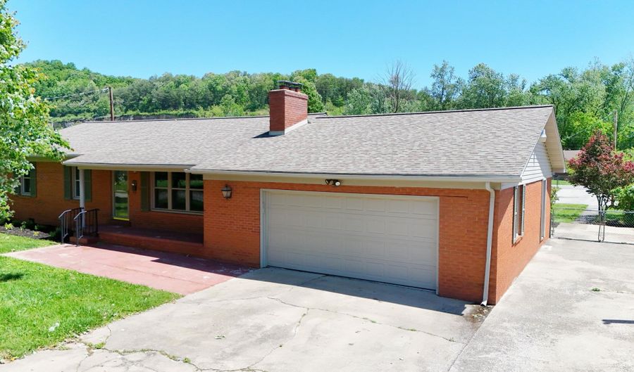 320 S Allison Ave, Barbourville, KY 40906 - 3 Beds, 3 Bath