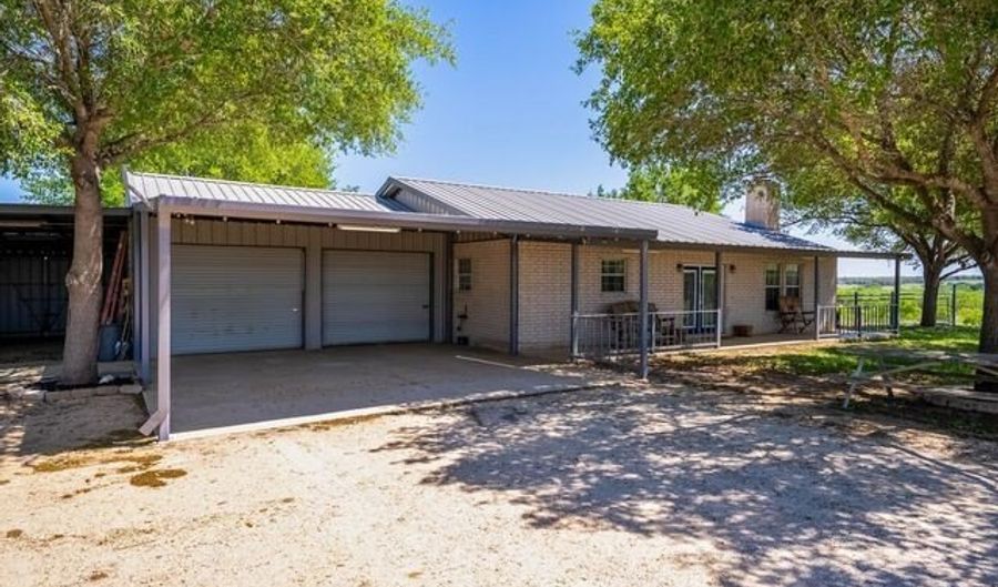9404 Crow Ln, Adkins, TX 78101 - 5 Beds, 2 Bath