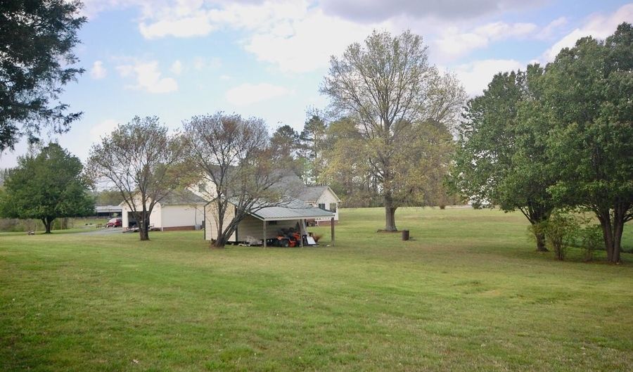 96 White Fern Rd, Beech Bluff, TN 38313 - 3 Beds, 3 Bath
