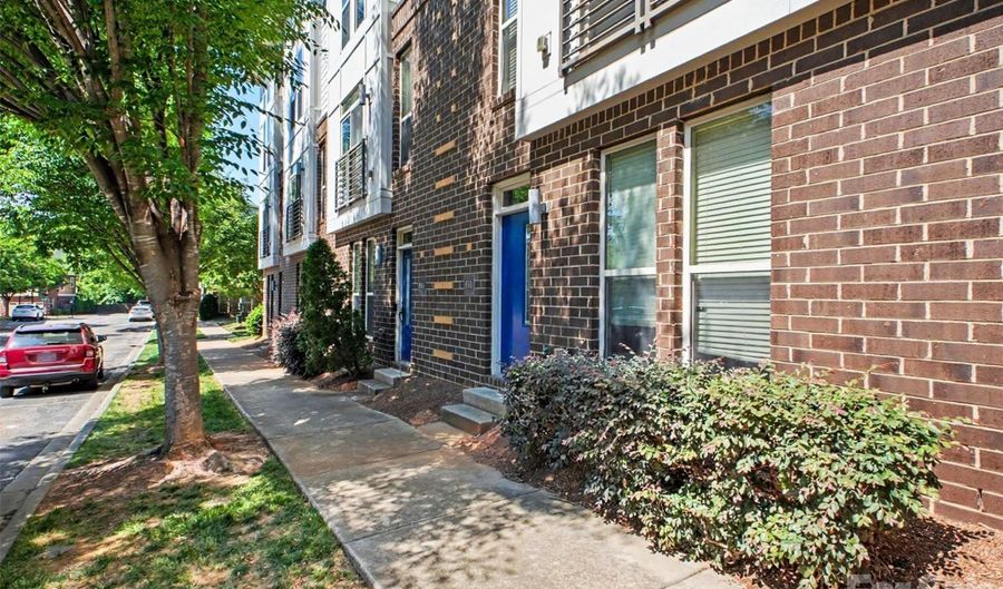 951 Warren Burgess Ln, Charlotte, NC 28205 - 3 Beds, 3 Bath