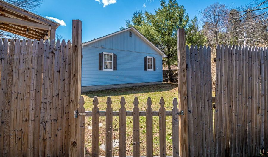 1066 NH RT 16, Bartlett, NH 03812 - 2 Beds, 2 Bath