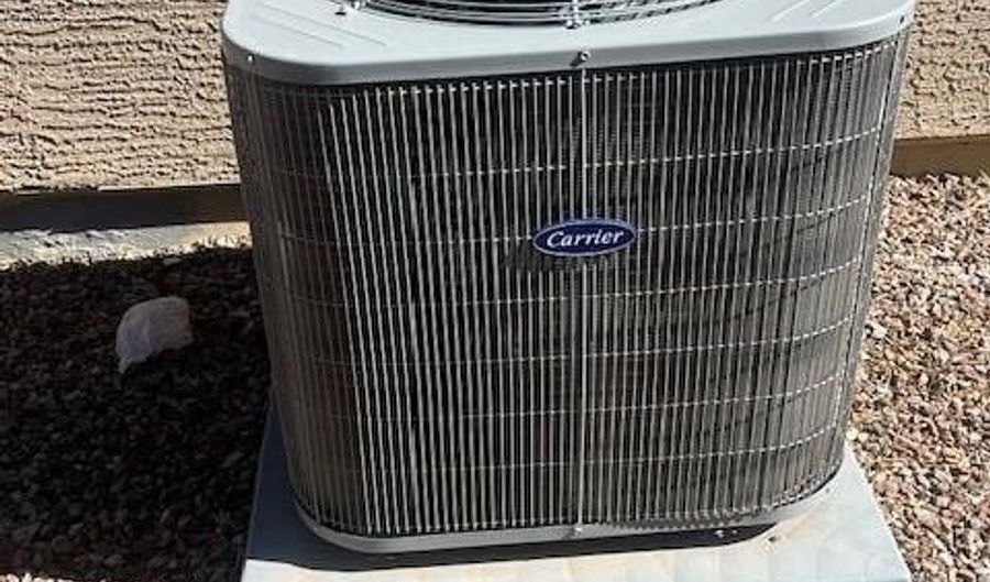 365 S REDWOOD Loop, Benson, AZ 85602 - 3 Beds, 2 Bath