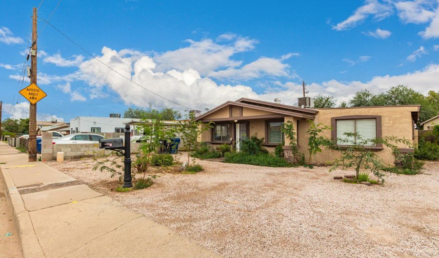 33 W WHYMAN Ave, Avondale, AZ 85323 - 3 Beds, 2 Bath