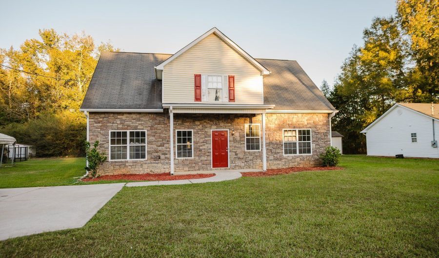 108 Bradley Cir, Barnesville, GA 30204 - 4 Beds, 2 Bath