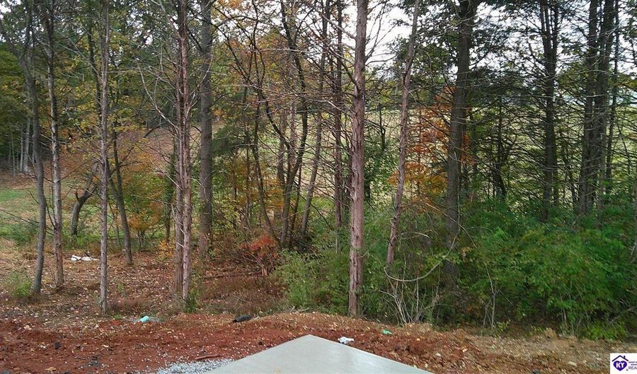 602 Hillcreek Ct, Bardstown, KY 40004 - 3 Beds, 2 Bath