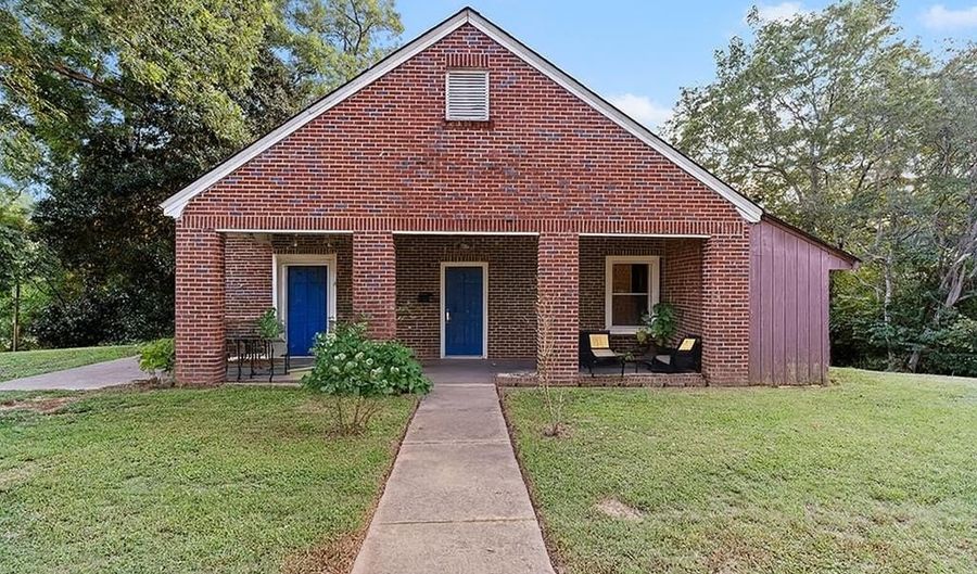 1103 N Main St, Abbeville, SC 29620 - 4 Beds, 2 Bath
