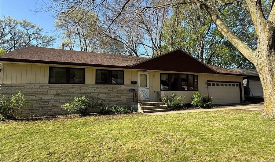 314 Burr Oak Dr, Albert Lea, MN 56007 - 3 Beds, 1 Bath