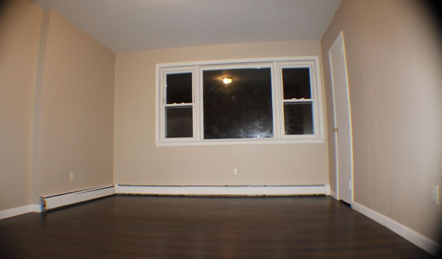 22 E 29TH St, Bayonne, NJ 07002 - 3 Beds, 1 Bath