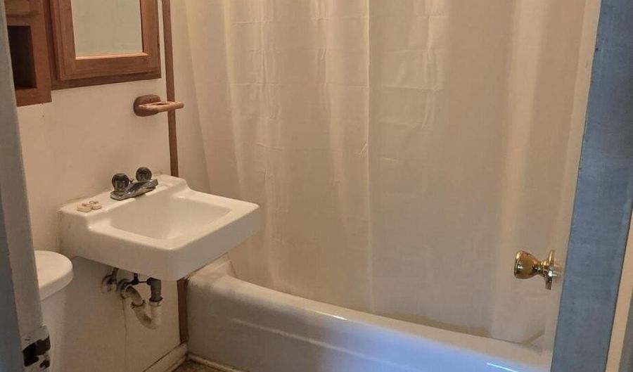 418 E Washington St, Arma, KS 66712 - 0 Beds, 0 Bath