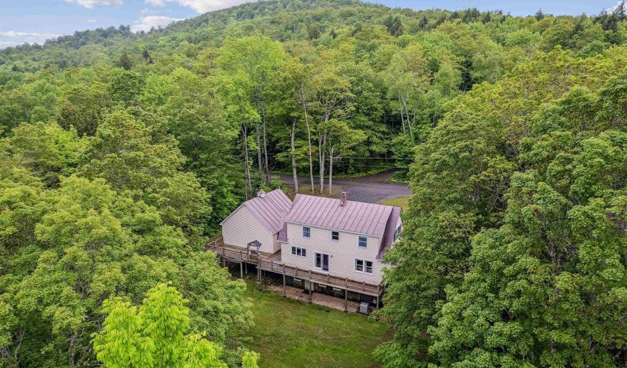 530 West Rd, Barnard, VT 05031 - 3 Beds, 2 Bath